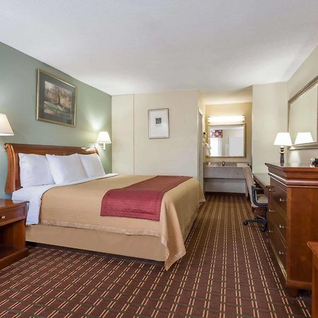 Days Inn By Wyndham Orangeburg Eksteriør bilde