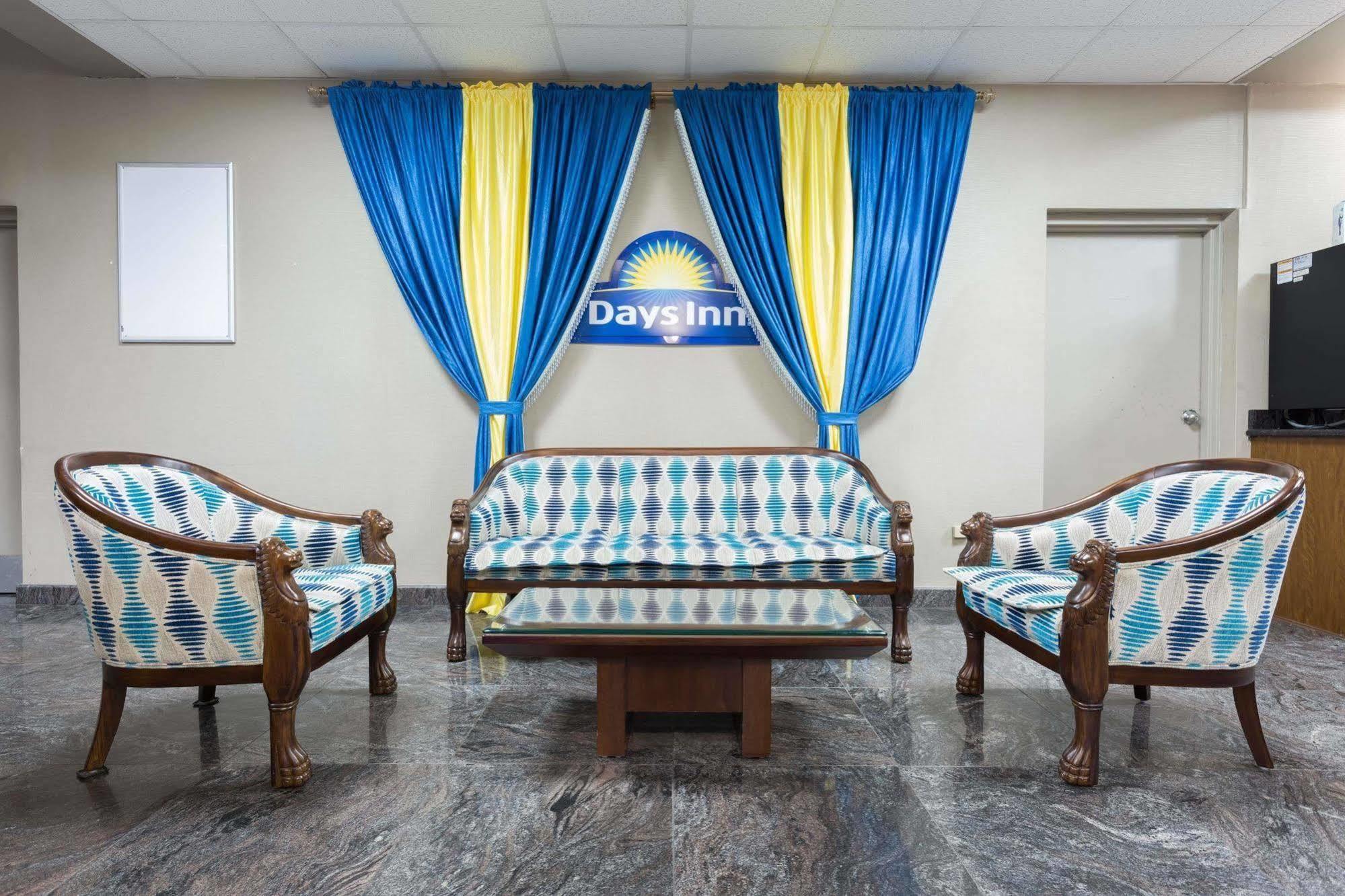 Days Inn By Wyndham Orangeburg Eksteriør bilde