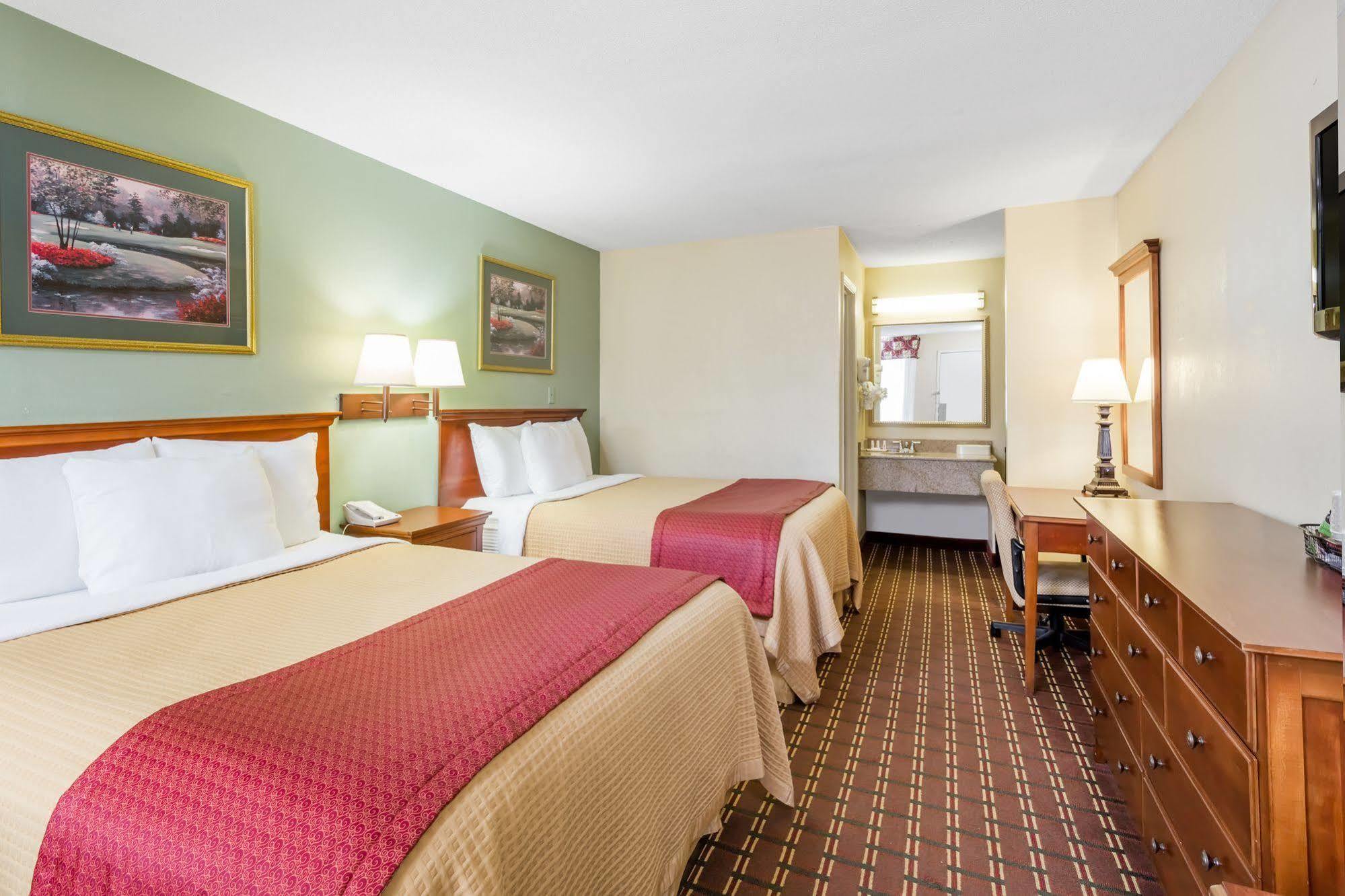 Days Inn By Wyndham Orangeburg Eksteriør bilde