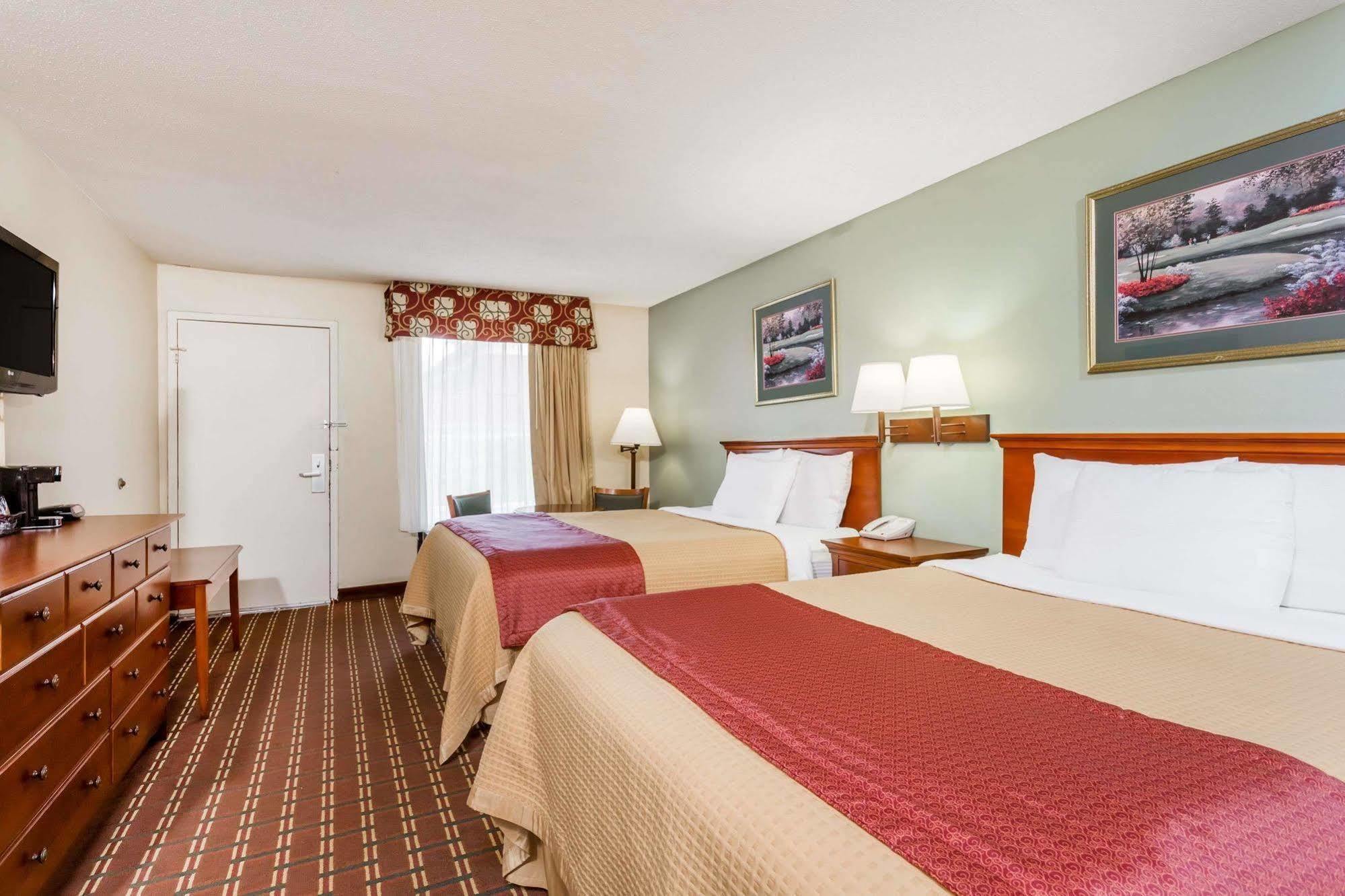 Days Inn By Wyndham Orangeburg Eksteriør bilde