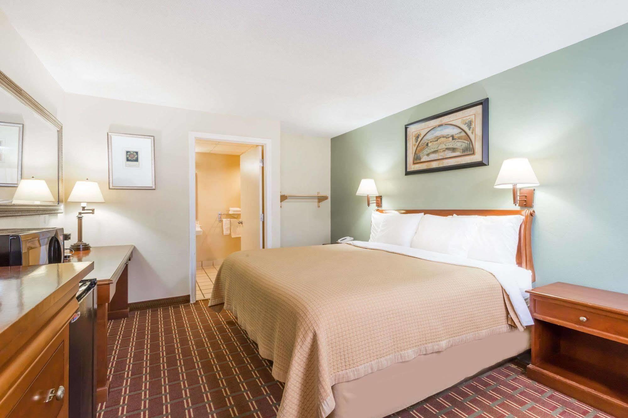 Days Inn By Wyndham Orangeburg Eksteriør bilde