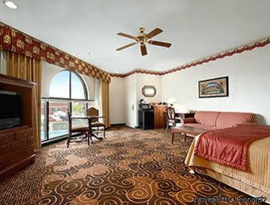 Days Inn By Wyndham Orangeburg Eksteriør bilde